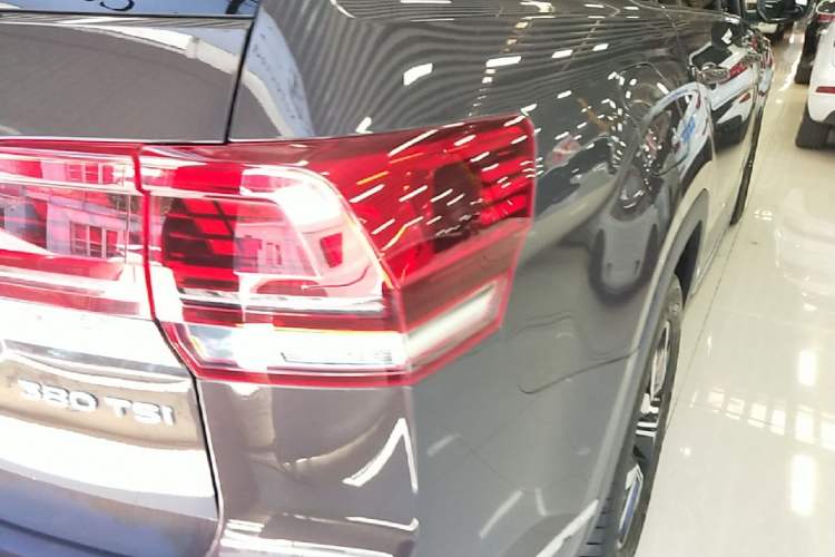 Used Volkswagen Teramont 2017 380TSI Four-Wheel Drive Luxury Edition Right Rear Taillight