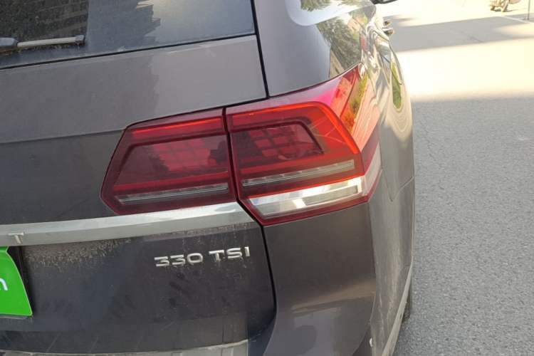 Used Volkswagen Teramont 2017 330TSI Two-Wheel-Drive Luxury Edition Right Rear Taillight