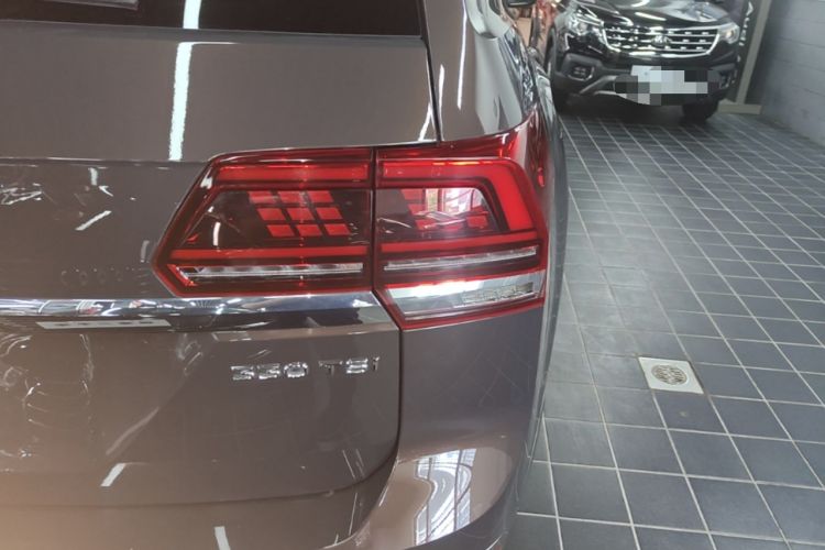 Used Volkswagen Teramont 2017 330TSI Two-Wheel-Drive Luxury Edition Right Rear Taillight