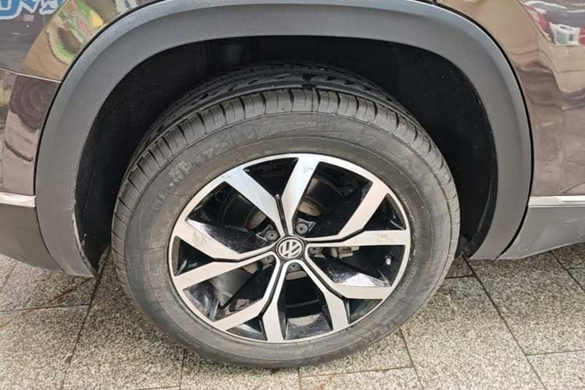 Used Volkswagen Teramont 2017 380TSI Four-Wheel Drive Luxury Edition Right Rear Wheel Hub