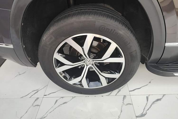 Used Volkswagen Teramont 2017 330TSI Two-Wheel-Drive Luxury Edition Right Rear Wheel Hub