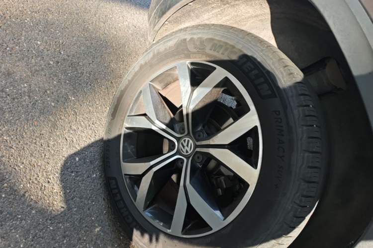 Used Volkswagen Teramont 2017 380TSI Four-Wheel Drive Luxury Edition Right Rear Wheel Hub
