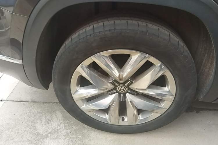 Used Volkswagen Teramont 2017 530 V6 Four-Wheel Drive Flagship Edition Right Rear Wheel Hub