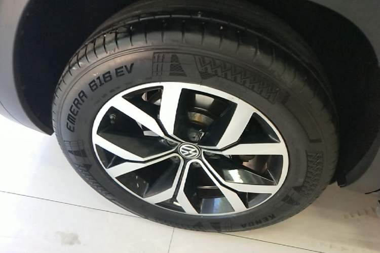 Used Volkswagen Teramont 2017 380TSI Four-Wheel Drive Luxury Edition Right Rear Wheel Hub