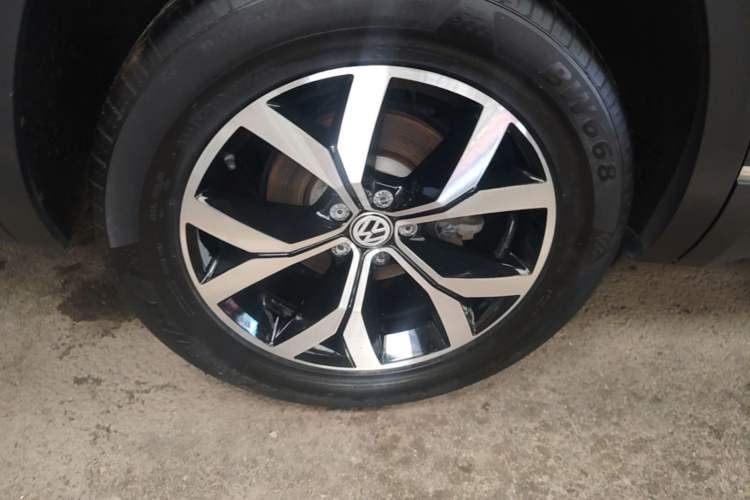 Used Volkswagen Teramont 2017 380TSI Four-Wheel Drive Luxury Edition Right Rear Wheel Hub