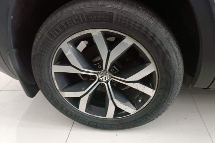 Used Volkswagen Teramont 2017 330TSI Two-Wheel-Drive Luxury Edition Right Rear Wheel Hub