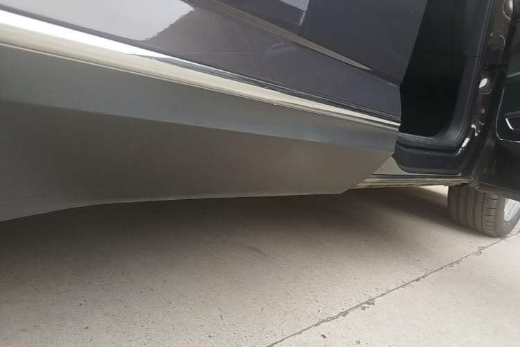 Used Volkswagen Teramont 2017 530 V6 Four-Wheel Drive Flagship Edition Right Side Sill
