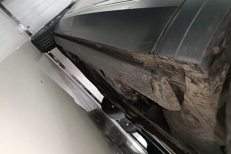 Used Volkswagen Teramont 2017 330TSI Two-Wheel-Drive Luxury Edition Right Side Sill
