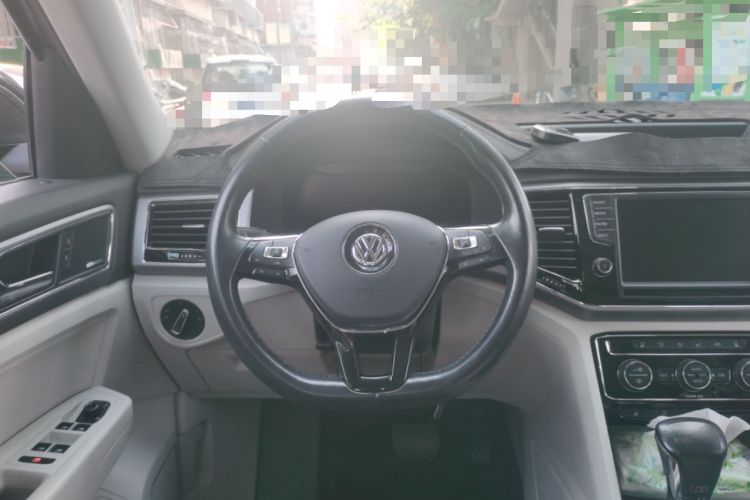 Used Volkswagen Teramont 2017 530 V6 Four-Wheel Drive Supreme Flagship Edition Steering Wheel
