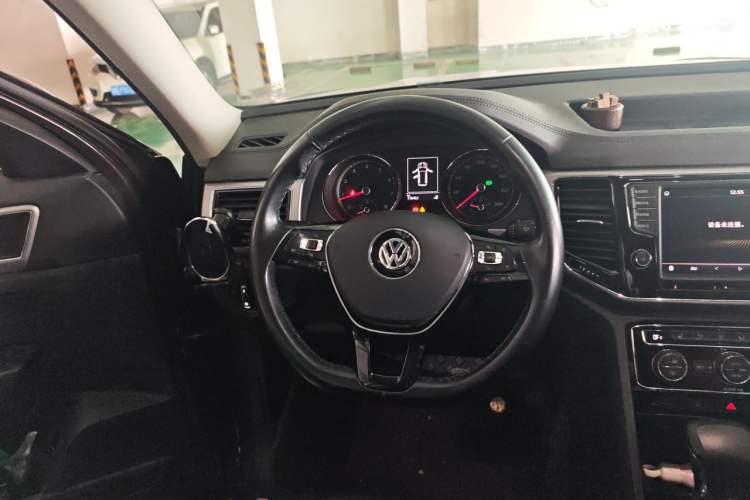 Used Volkswagen Teramont 2017 330TSI Two-Wheel-Drive Luxury Edition Steering Wheel