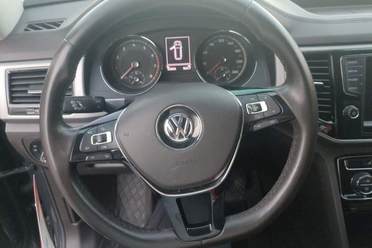 Used Volkswagen Teramont 2017 330TSI Two-Wheel-Drive Luxury Edition Steering Wheel