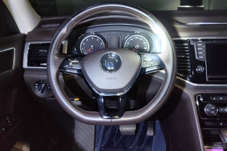 Used Volkswagen Teramont 2017 530 V6 Four-Wheel Drive Luxury Edition Steering Wheel