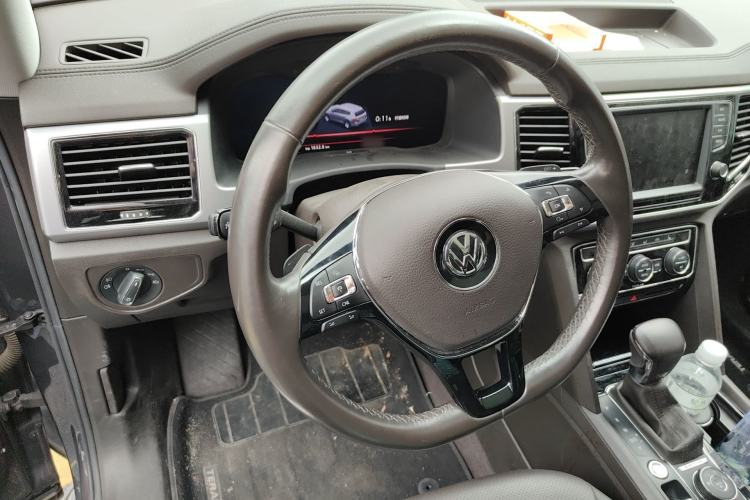 Used Volkswagen Teramont 2017 530 V6 Four-Wheel Drive Flagship Edition Steering Wheel