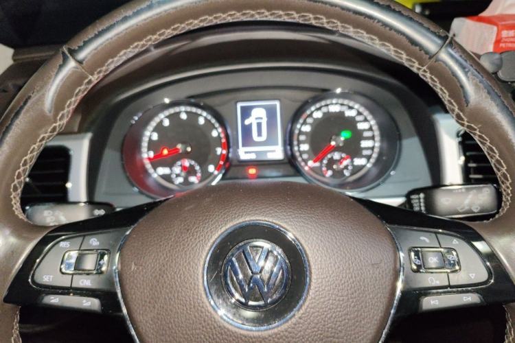 Used Volkswagen Teramont 2017 330TSI Two-Wheel-Drive Luxury Edition Steering Wheel