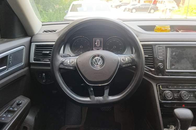Used Volkswagen Teramont 2017 330TSI Two-Wheel-Drive Luxury Edition Steering Wheel