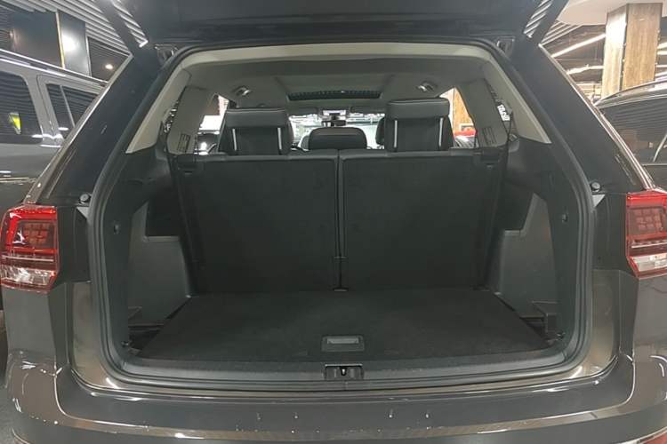 Used Volkswagen Teramont 2017 380TSI Four-Wheel Drive Luxury Edition Trunk