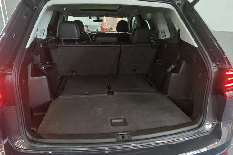 Used Volkswagen Teramont 2017 330TSI Two-Wheel-Drive Luxury Edition Trunk