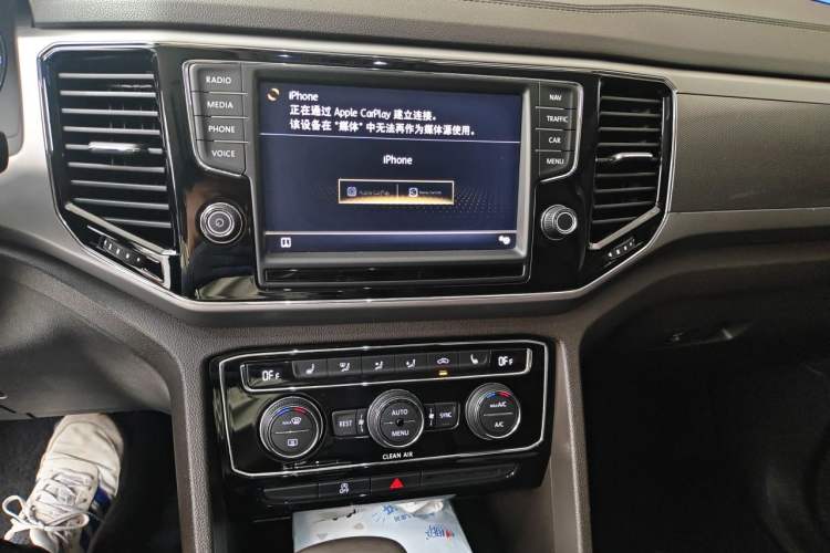 Used Volkswagen Teramont 2017 380TSI Four-Wheel Drive Luxury Edition Audio And AC Panel