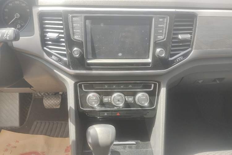 Used Volkswagen Teramont 2017 380TSI Four-Wheel Drive Comfort Edition Audio And AC Panel
