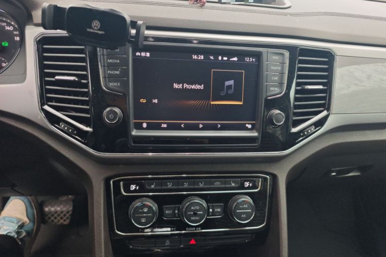 Used Volkswagen Teramont 2017 380TSI Four-Wheel Drive Luxury Edition Audio And AC Panel