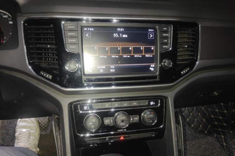 Used Volkswagen Teramont 2017 380TSI Four-Wheel Drive Comfort Edition Audio And AC Panel