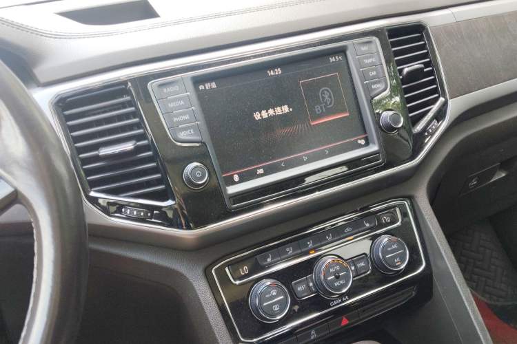 Used Volkswagen Teramont 2017 530 V6 Four-Wheel Drive Flagship Edition Audio And AC Panel