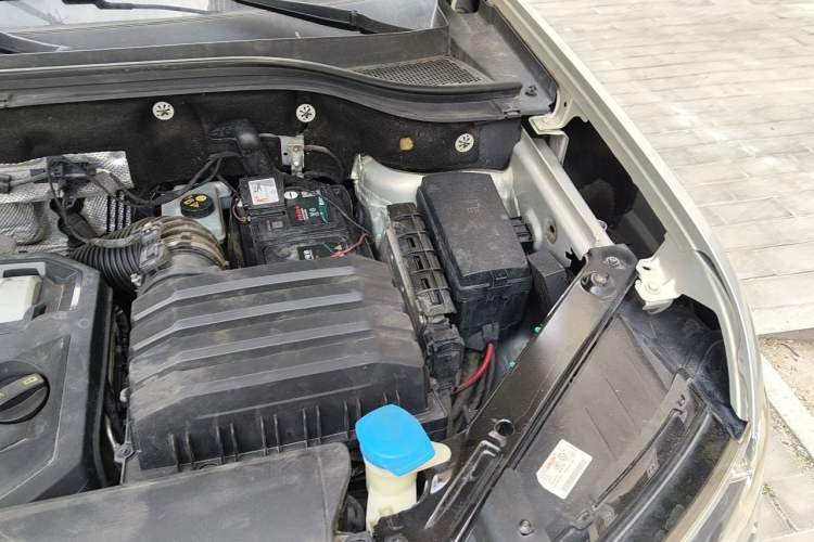Used Volkswagen Teramont 2017 530 V6 Four-Wheel Drive Luxury Edition Engine Bay Left