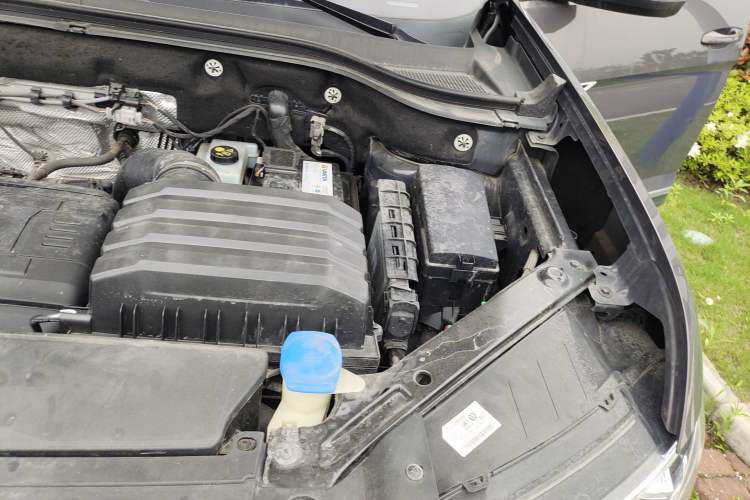 Used Volkswagen Teramont 2017 380TSI Four-Wheel Drive Luxury Edition Engine Bay Left