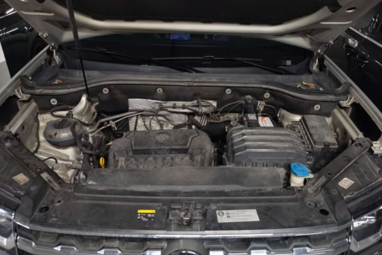 Used Volkswagen Teramont 2017 330TSI Two-Wheel-Drive Luxury Edition Engine Bay