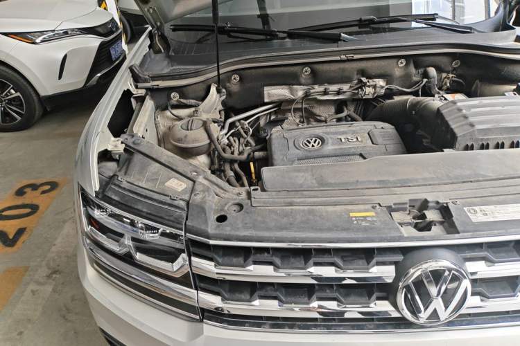 Used Volkswagen Teramont 2017 380TSI Four-Wheel Drive Luxury Edition Engine Bay Right