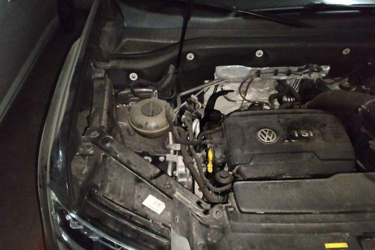 Used Volkswagen Teramont 2017 380TSI Four-Wheel Drive Luxury Edition Engine Bay Right