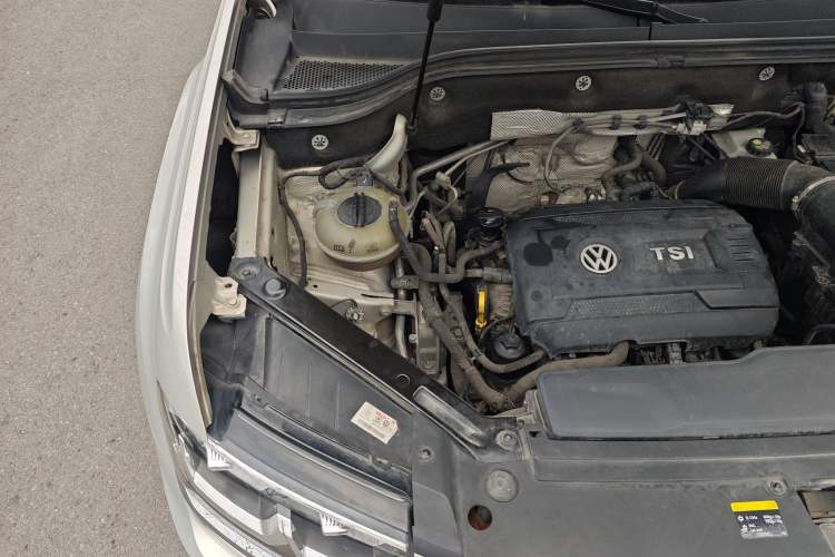 Used Volkswagen Teramont 2017 380TSI Four-Wheel Drive Luxury Edition Engine Bay Right