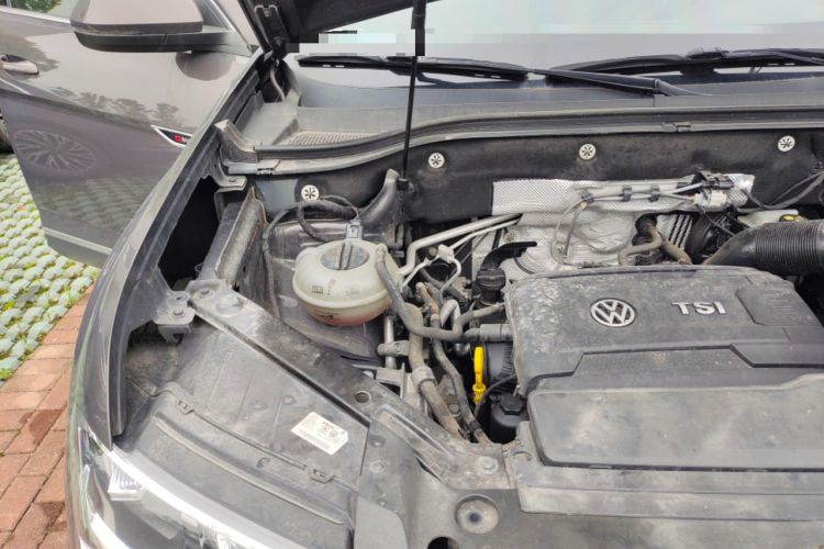 Used Volkswagen Teramont 2017 380TSI Four-Wheel Drive Luxury Edition Engine Bay Right