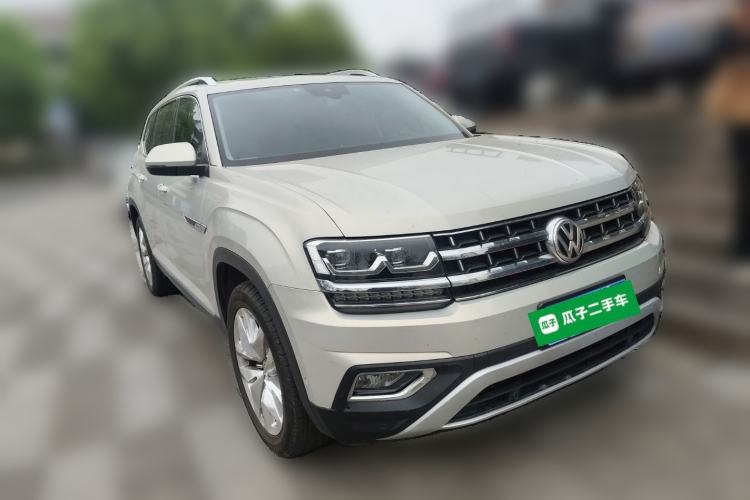 Used Volkswagen Teramont 2017 330TSI Two-Wheel-Drive Flagship Edition Front Right 45 Deg