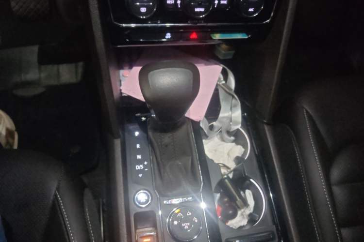 Used Volkswagen Teramont 2017 380TSI Four-Wheel Drive Luxury Edition Gear Lever