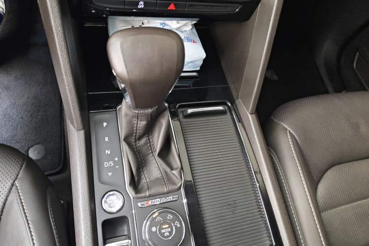 Used Volkswagen Teramont 2017 380TSI Four-Wheel Drive Luxury Edition Gear Lever