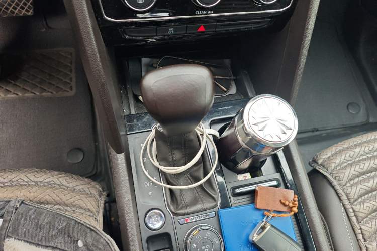 Used Volkswagen Teramont 2017 380TSI Four-Wheel Drive Luxury Edition Gear Lever