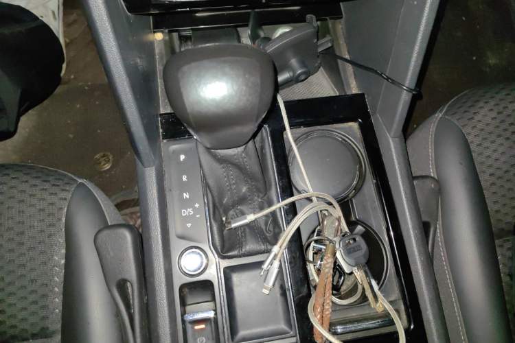 Used Volkswagen Teramont 2017 330TSI Two-Wheel-Drive Comfort Edition Gear Lever