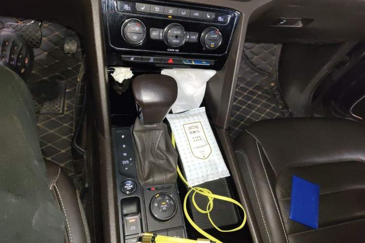 Used Volkswagen Teramont 2017 380TSI Four-Wheel Drive Flagship Edition Gear Lever