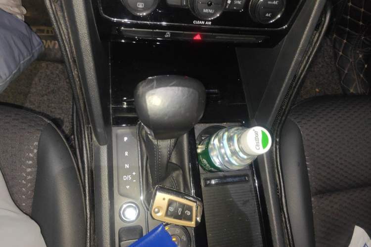 Used Volkswagen Teramont 2017 380TSI Four-Wheel Drive Comfort Edition Gear Lever