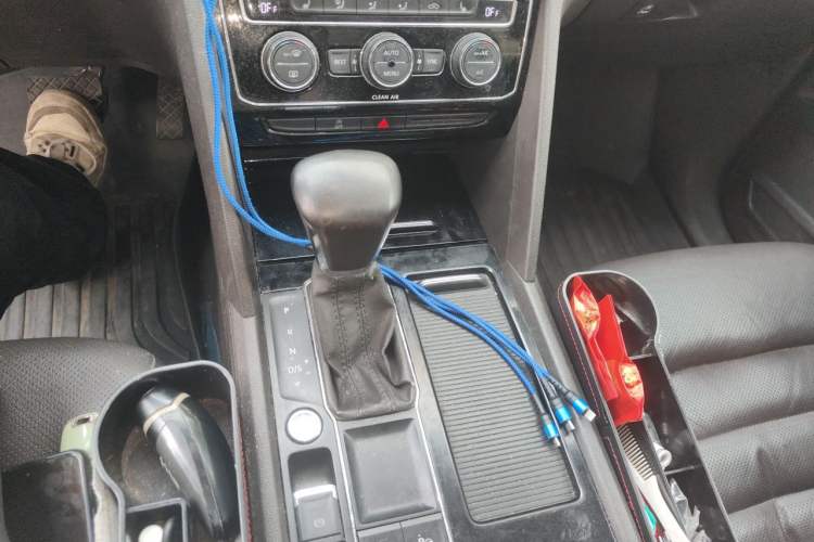 Used Volkswagen Teramont 2017 330TSI Two-Wheel-Drive Luxury Edition Gear Lever