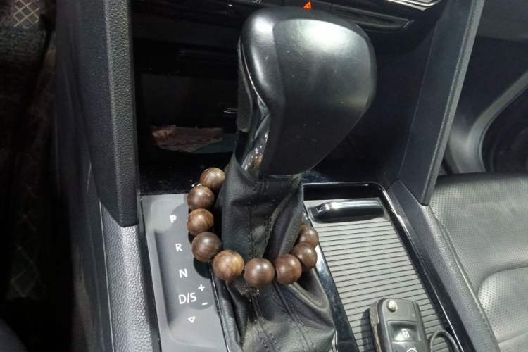 Used Volkswagen Teramont 2017 330TSI Two-Wheel-Drive Luxury Edition Gear Lever