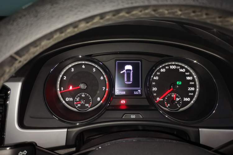 Used Volkswagen Teramont 2017 330TSI Two-Wheel-Drive Luxury Edition Instrument Cluster