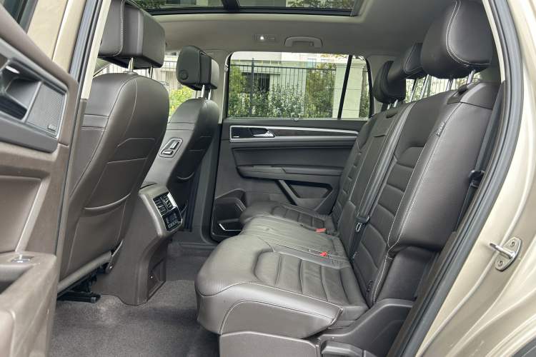 Used Volkswagen Teramont 2017 530 V6 Four-Wheel Drive Flagship Edition Interior 9