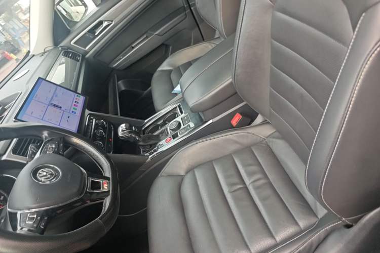 Used Volkswagen Teramont 2017 530 V6 Four-Wheel Drive Luxury Edition Left Front Seat