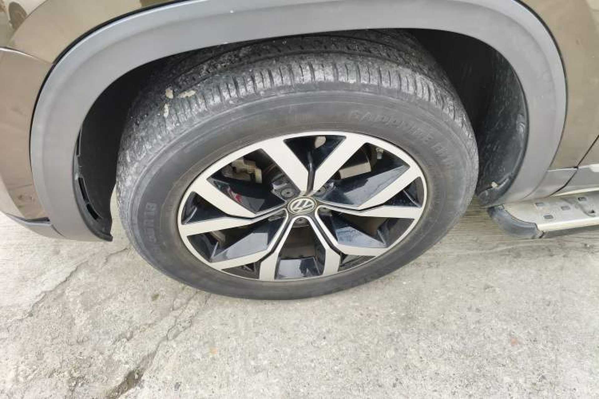 Used Volkswagen Teramont 2017 380TSI Four-Wheel Drive Luxury Edition Left Front Wheel Hub