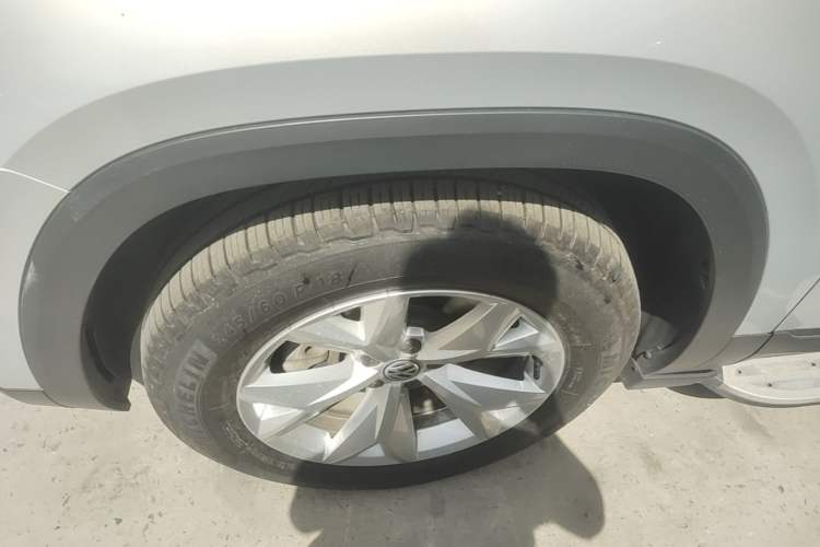 Used Volkswagen Teramont 2017 380TSI Four-Wheel Drive Comfort Edition Left Front Wheel Hub