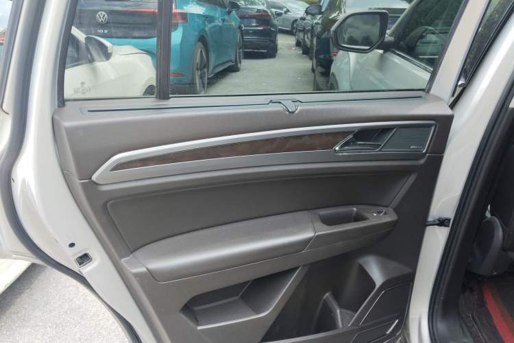 Used Volkswagen Teramont 2017 530 V6 Four-Wheel Drive Flagship Edition Left Rear Door Interior