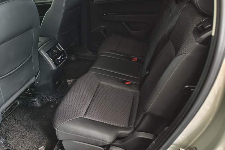 Used Volkswagen Teramont 2017 380TSI Four-Wheel Drive Comfort Edition Left Rear Seat