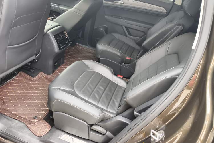 Used Volkswagen Teramont 2017 380TSI Four-Wheel Drive Luxury Edition Left Rear Seat